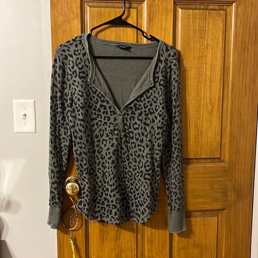 Size large waffle knit green top